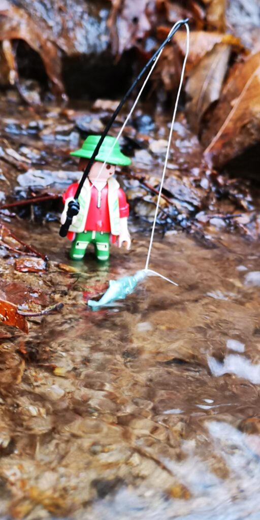 Playmobile pêcheur-Cantal-Rivière