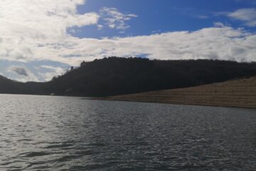 Lac-St Étienne Cantalès-Cantal-Auvergne